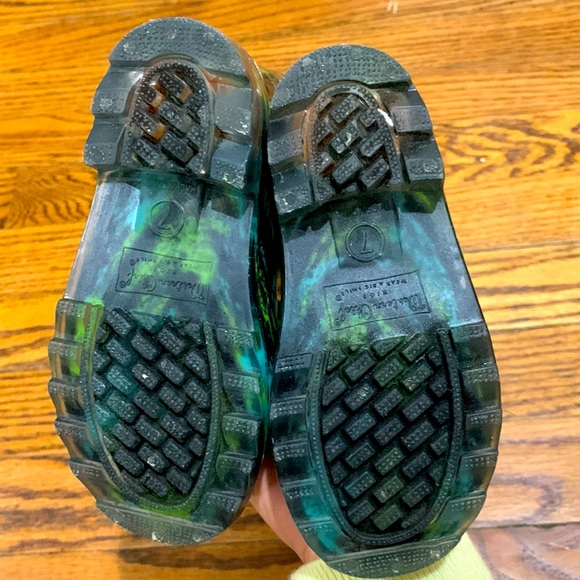 Like New toddler rain boots size 7 US / size 23 EUR - Picture 3 of 4